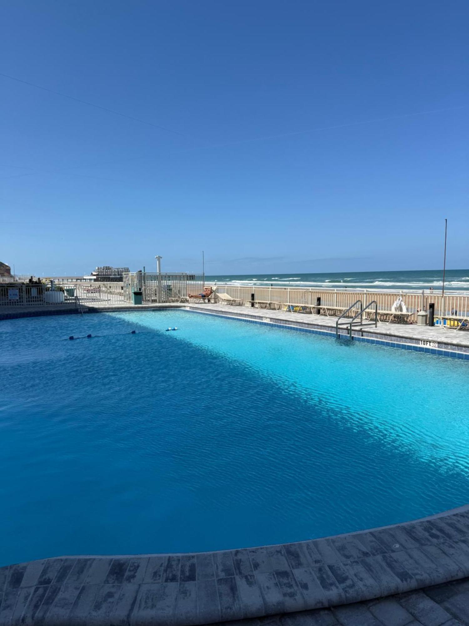 Daytona Beach Inn Bagian luar foto